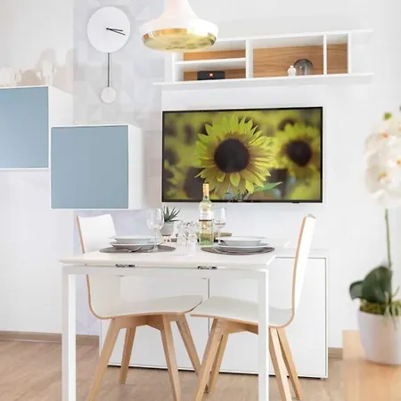 Nino-boardinghouse 2